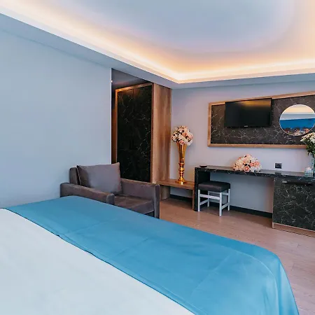 Port Hotel 3*